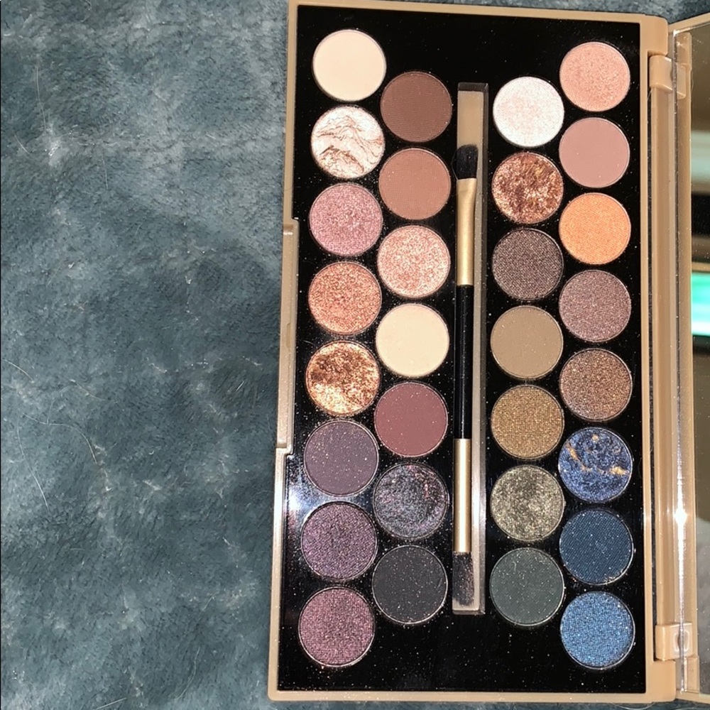 Eyeshadow Palette
